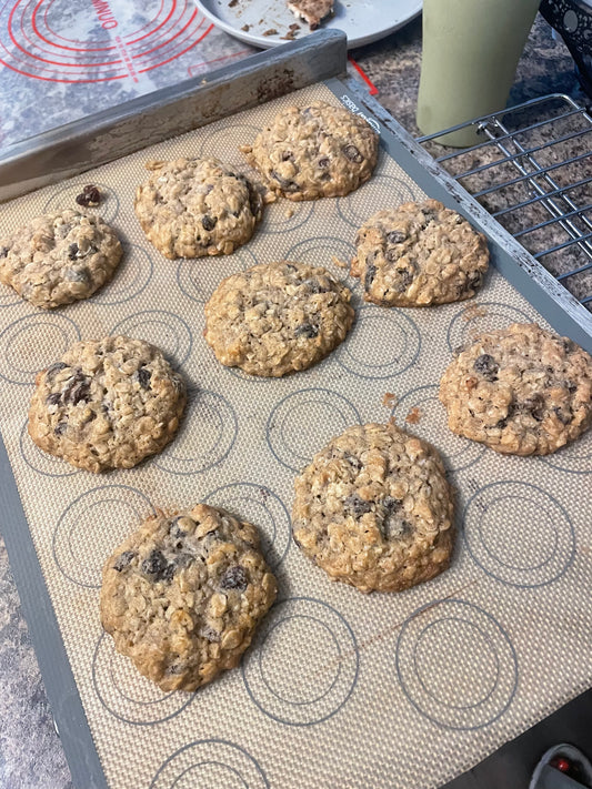 large oatmeal and raisin cookie